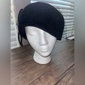Vintage 1950’s Black Veiled Women's Peachbloom Hat w/ Rhinestone Accent